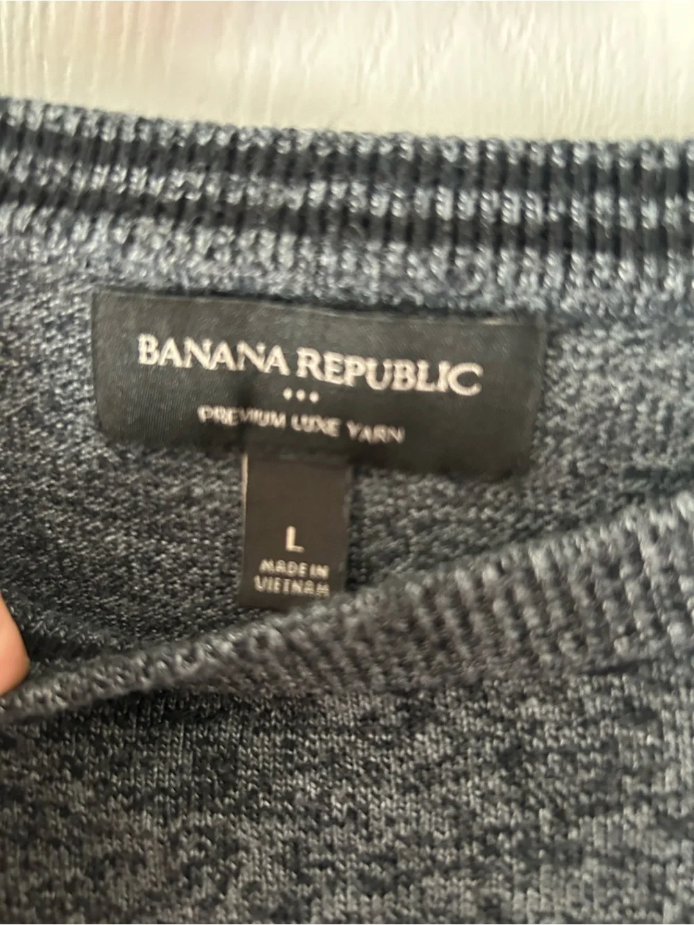 Banana Republic Men's Heathered Gray Crewneck Sweater